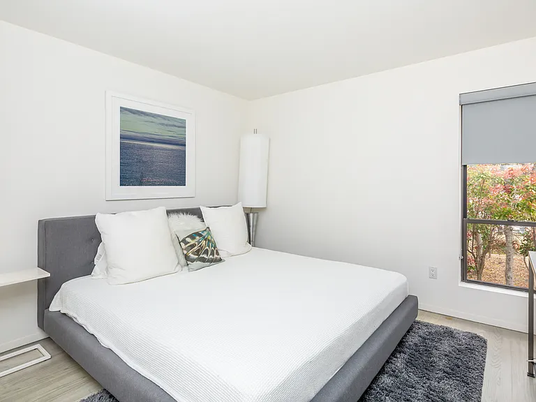 15 Jonathan Dr — Photo 9