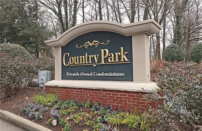 1st image of 2101 Country Park Dr SE