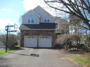 13 Wallace Blvd, Hillsborough, NJ 08844