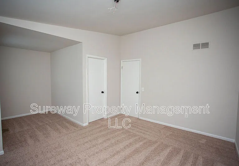 137 Brent Ct — Photo 16