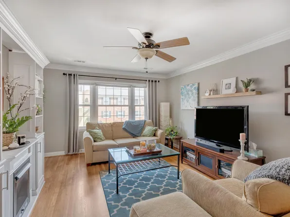 2421 Barracks Pl APT 4, Charlottesville, VA 22901