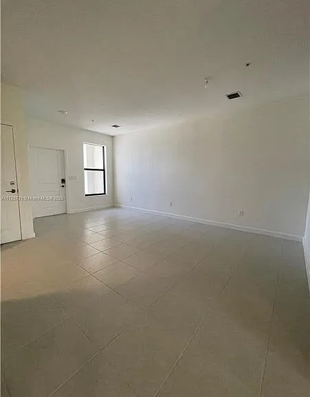 SW 159th Ct — Photo 7
