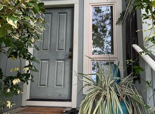 1102 Mailuna Pl #1, Makawao, HI 96768