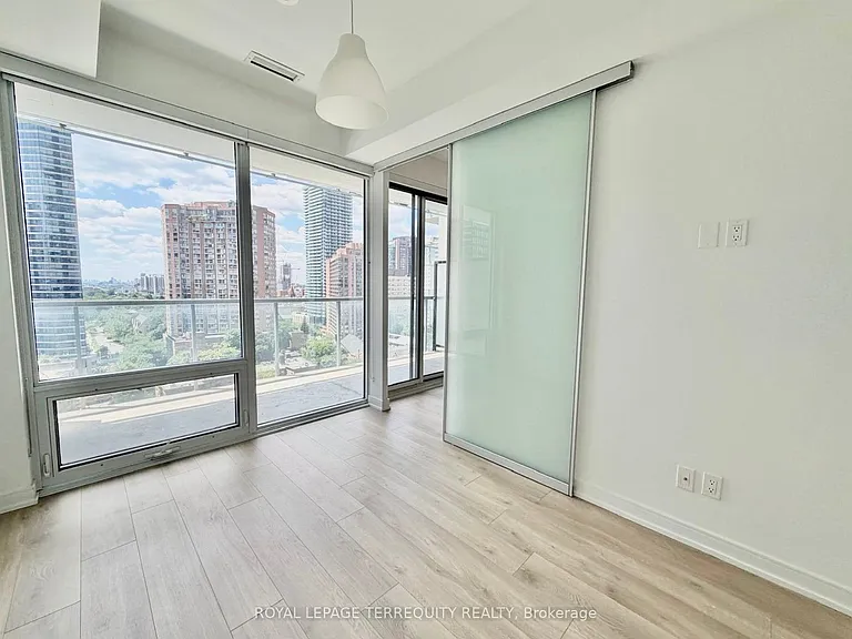 3 Gloucester St #1611 — Photo 9