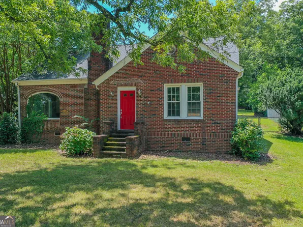 560 Athens St, Hartwell, GA 30643