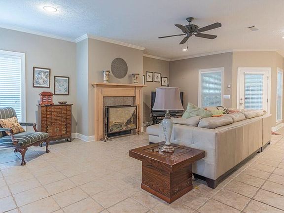 4th image of 114 Chelsia Way