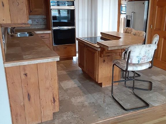 5th image of 533 Lucille Ln