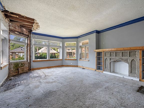 3rd image of 7927 S Ridgeland Ave