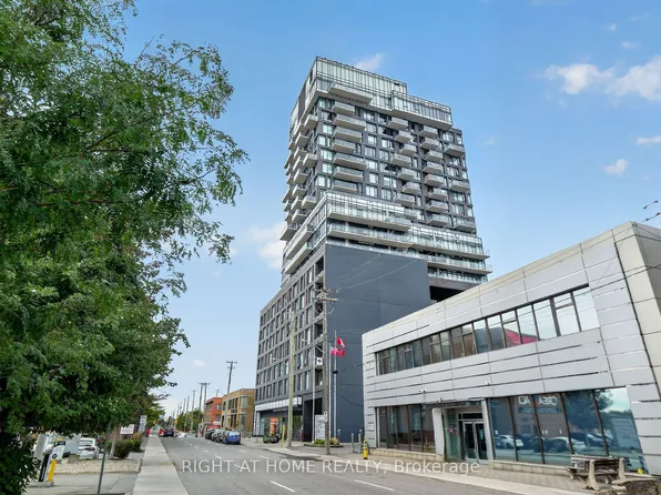 203 Catherine St #1106, Ottawa, ON K2P 1J5