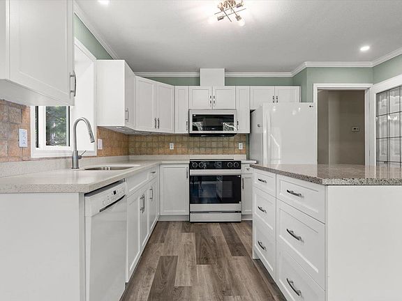 4th image of 5709 Stonehaven St