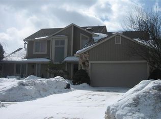 2126 Crestland Dr, Ann Arbor, MI 48104