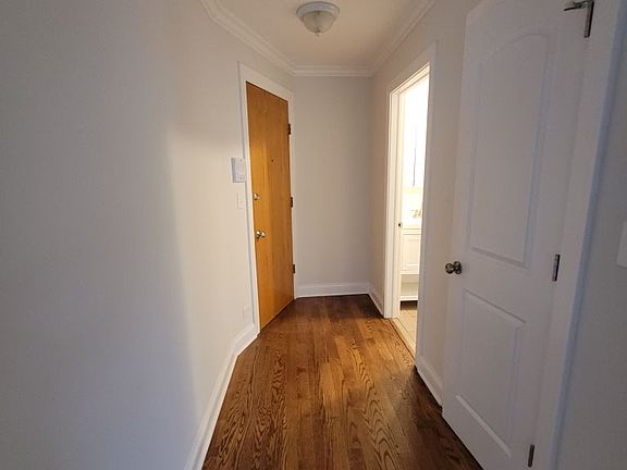 5th image of 6932 N Lakewood Ave APT 3