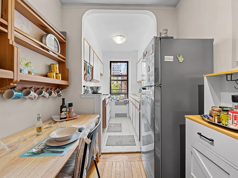 166 W 22nd St #4B — Photo 10