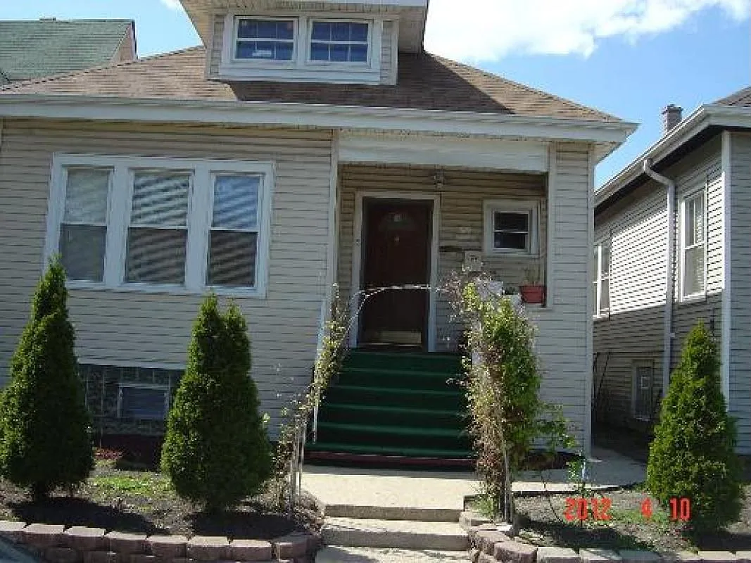 2140 N Narragansett Ave photo 1