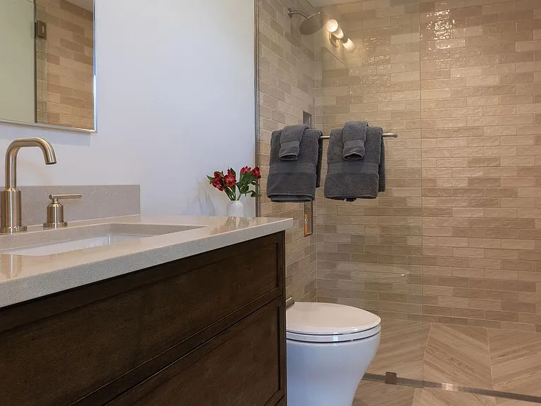 402 Hidden Hollow Dr — Photo 46
