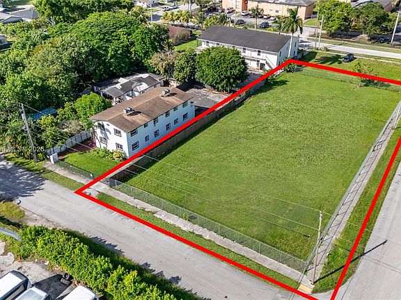 3rd image of 520 SW Krome Ter