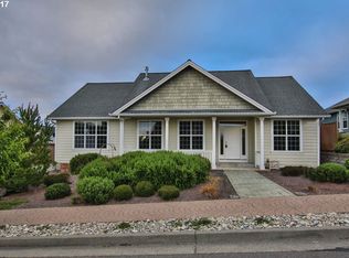 2071 Garfield St, North Bend, OR 97459