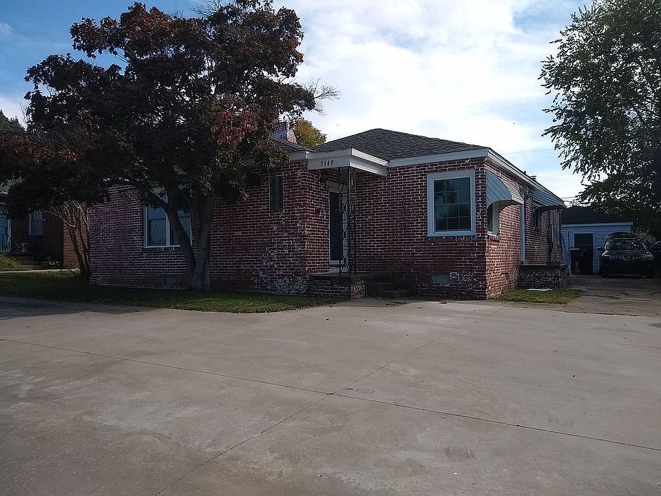 Front of house, circle drive