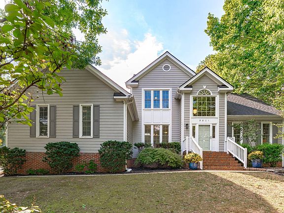 3rd image of 9501 Meadowmont Ln