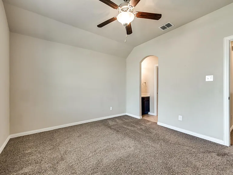 1404 Nacona Dr — Photo 22