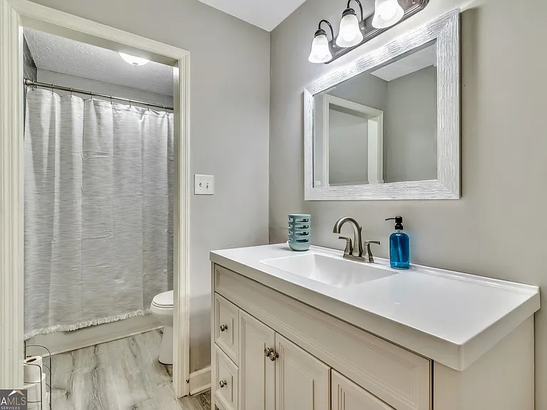 4428 John Dr — Photo 17