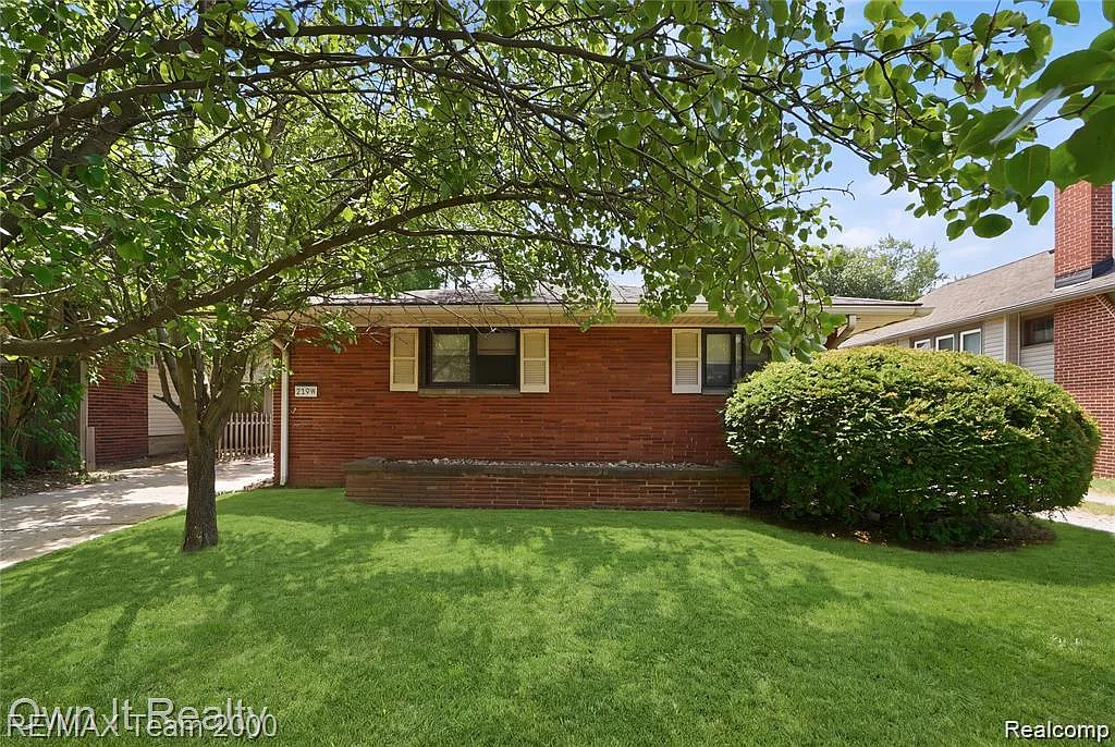 1 bed, 1.0 bath, 650 sqft, $1,700 — Photo 2
