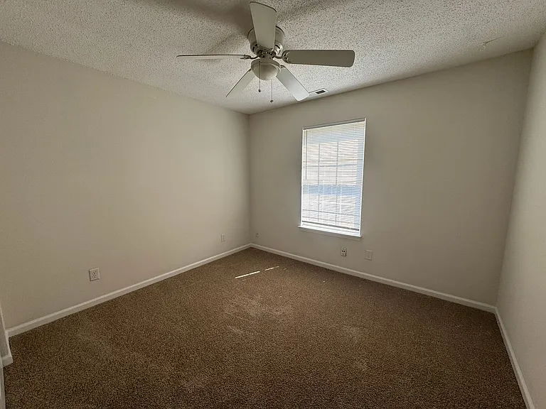 1209 Porchester Ln — Photo 20