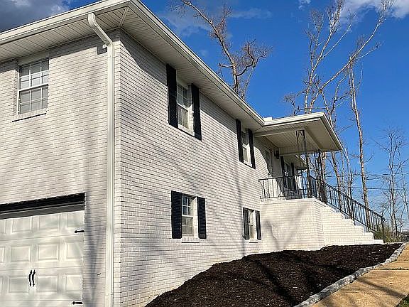 4th image of 3703 Vineyard Ln