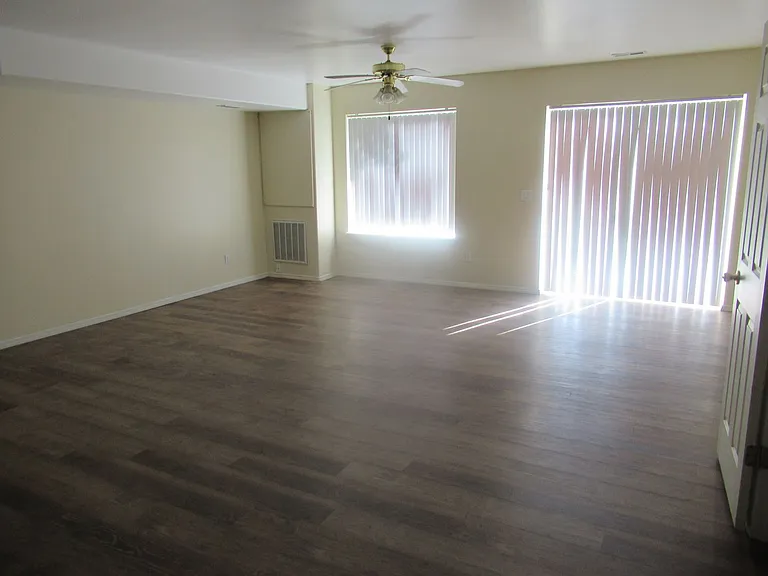 3961 W Laurel Ave — Photo 2