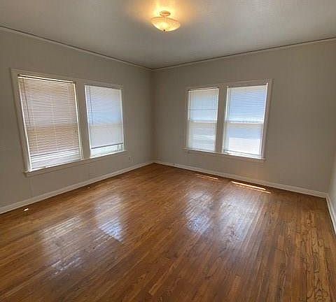 4th image of 4137 Normandy Ave