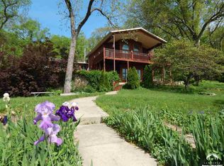 612 E 582nd Rd, Lawrence, KS 66047