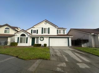 273 W Cromwell Ave, Clovis, CA 93611