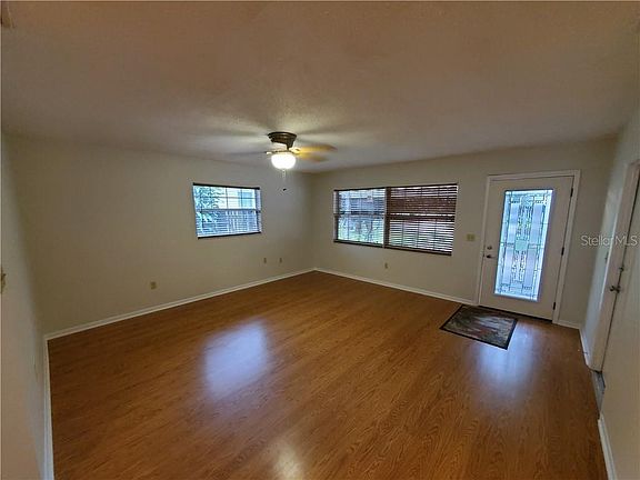4th image of 319 W Palm Dr