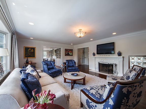4th image of 11 Woodfield Dr