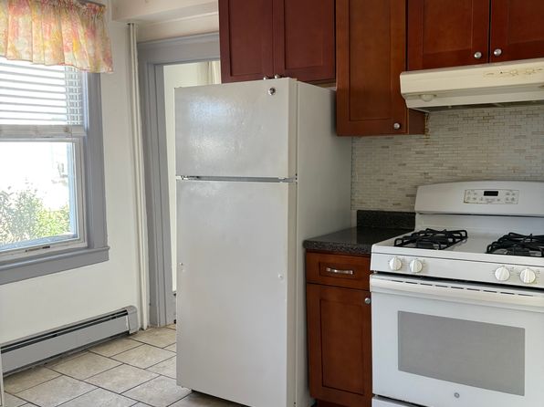 530 Locust Ave #1