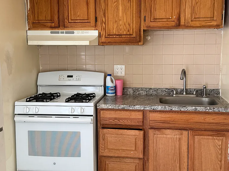 94 Sycamore Rd — Photo 8