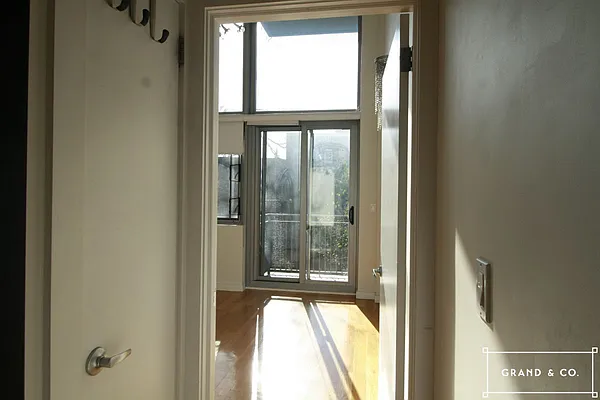 Rented by Grand & Co. | media 6