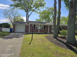 1825 Greenwood Rd, Toms River, NJ 08753