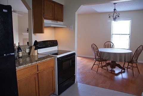 Kitchen & Dining Area