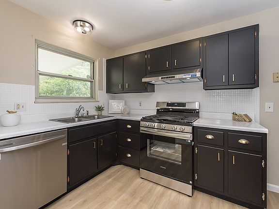 5th image of 11790 New Halls Ferry Rd