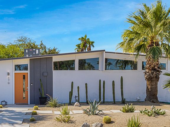 3rd image of 579 E Desert Willow Cir