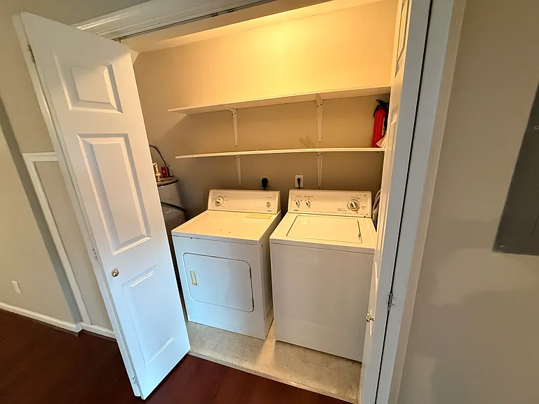 327 W Trinity Ave — Photo 6
