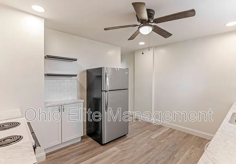 254 S Wayne Ave — Photo 17