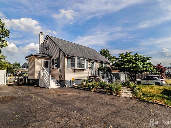 2nd image of 13 Meade St