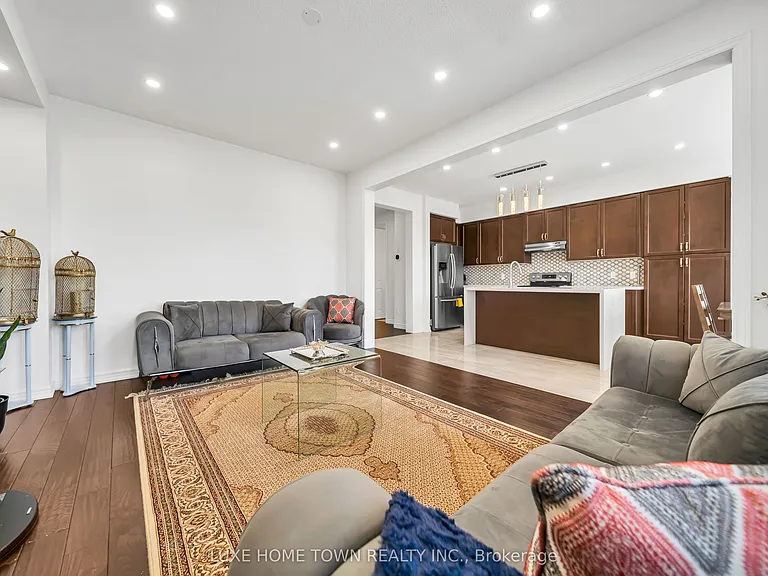 19 Findlay Way — Photo 22
