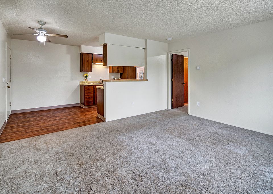 Rancho Tudor Apartments - Living Room