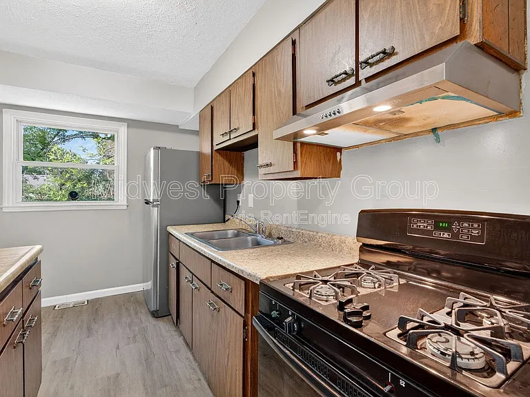 345 Caithness Rd — Photo 8