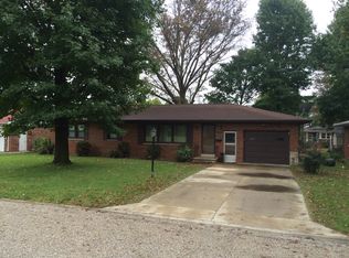 416 E 3rd St, Trenton, IL