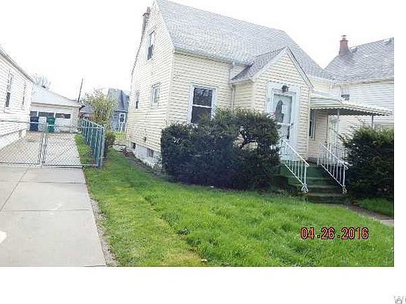 3rd image of 625 38th St