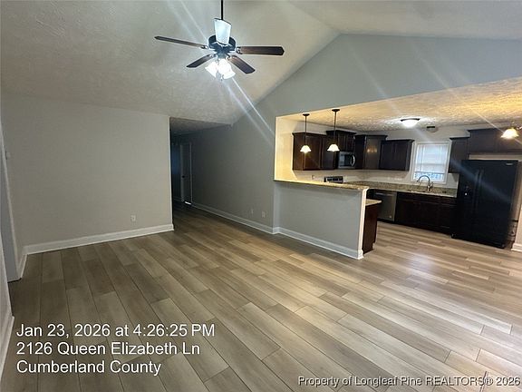 5th image of 2126 Queen Elizabeth Ln